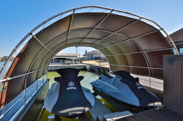 2 Villas Ways Drive, Conroe, TX 77356