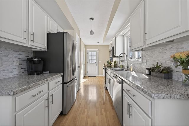 1059 Fawn Wood Drive, Webster, NY 14580