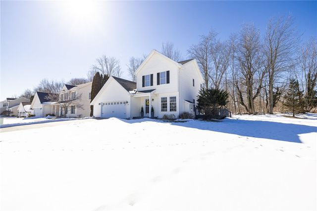 1059 Fawn Wood Drive, Webster, NY 14580