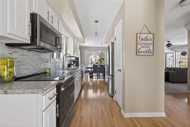 1059 Fawn Wood Drive, Webster, NY 14580