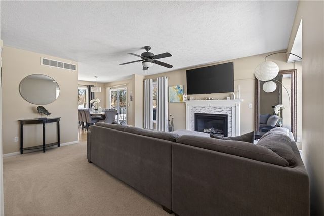 1059 Fawn Wood Drive, Webster, NY 14580