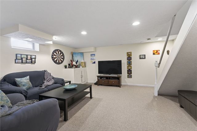 1059 Fawn Wood Drive, Webster, NY 14580