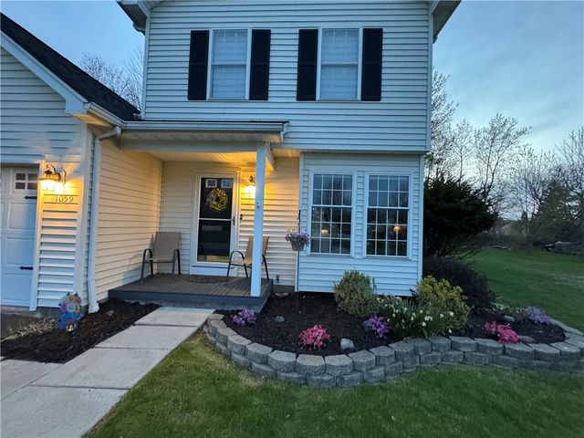 1059 Fawn Wood Drive, Webster, NY 14580