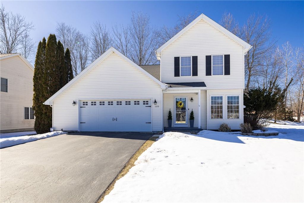 1059 Fawn Wood Drive, Webster, NY 14580