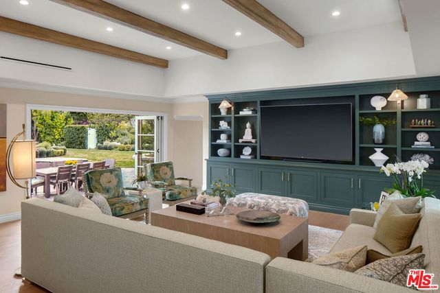 4621 Balboa Avenue, Encino, CA 91316