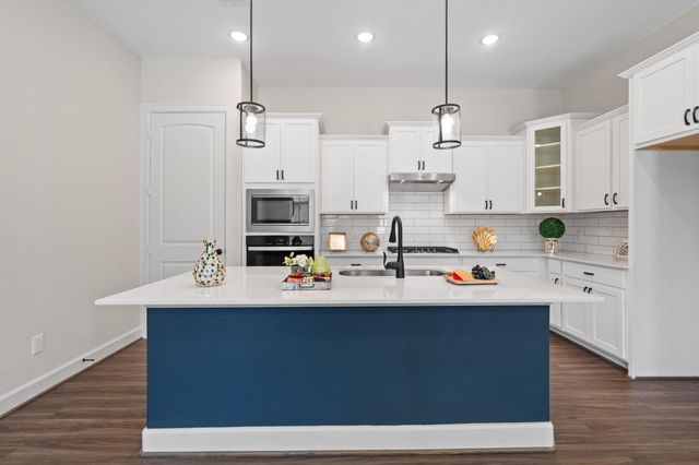 1206 Hidden Oaks Dr, Tomball, TX 77375