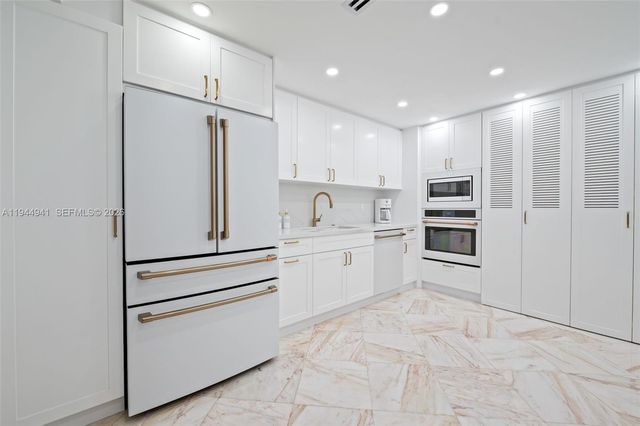 10155 Collins Ave 604, Bal Harbour, FL 33154