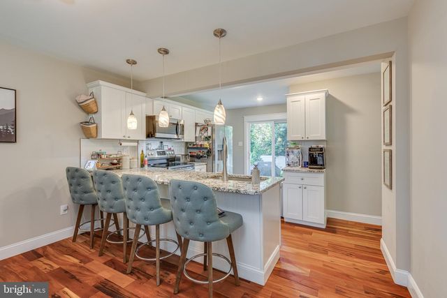221 FOREST AVE, Medford, NJ 08055