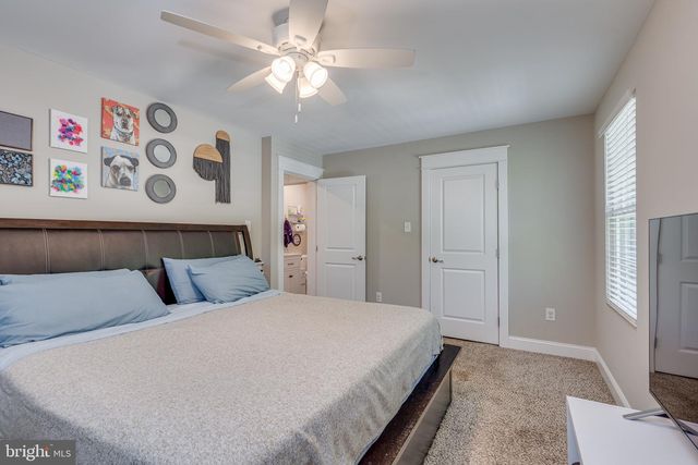 221 FOREST AVE, Medford, NJ 08055
