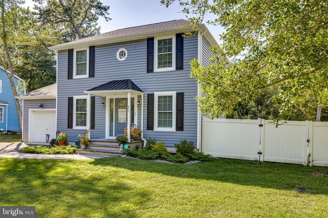 221 FOREST AVE, Medford, NJ 08055