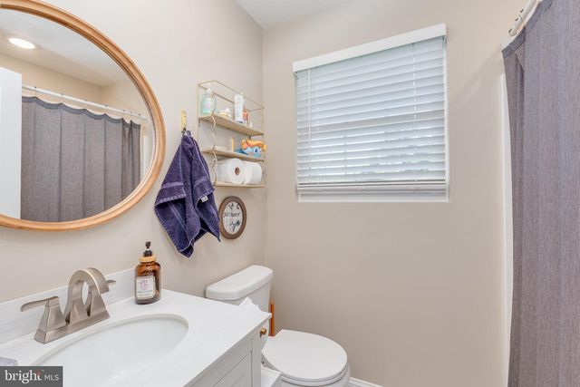 221 FOREST AVE, Medford, NJ 08055