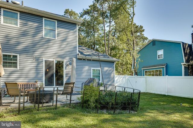 221 FOREST AVE, Medford, NJ 08055