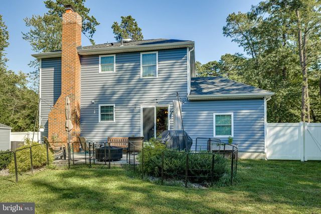 221 FOREST AVE, Medford, NJ 08055