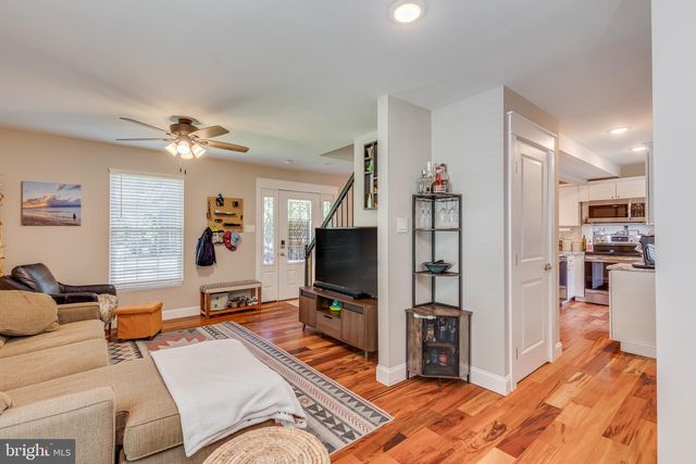 221 FOREST AVE, Medford, NJ 08055