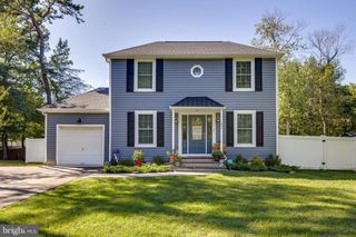 221 FOREST AVE, Medford, NJ 08055