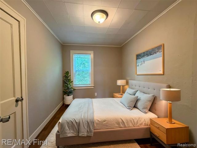 29454 Maplewood Street, Garden City, MI 48135