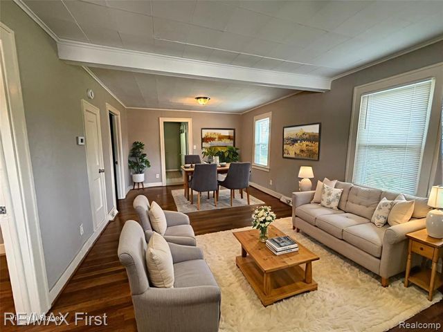 29454 Maplewood Street, Garden City, MI 48135