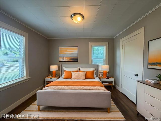 29454 Maplewood Street, Garden City, MI 48135