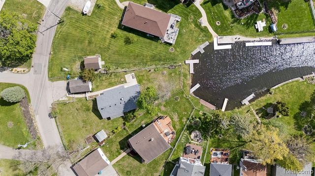 8294 Lagoon Street, Commerce Twp, MI 48382