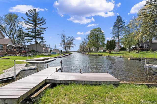 8294 Lagoon Street, Commerce Twp, MI 48382