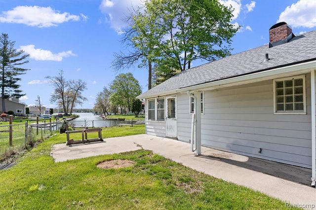 8294 Lagoon Street, Commerce Twp, MI 48382