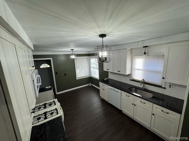 405 N Lafayette Street, Dearborn, MI 48128