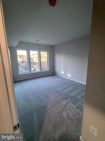 22520 FOUNDATION DR, Ashburn, VA 20148