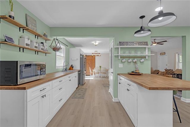 989 Tullis Road, Lawrenceville, GA 30043