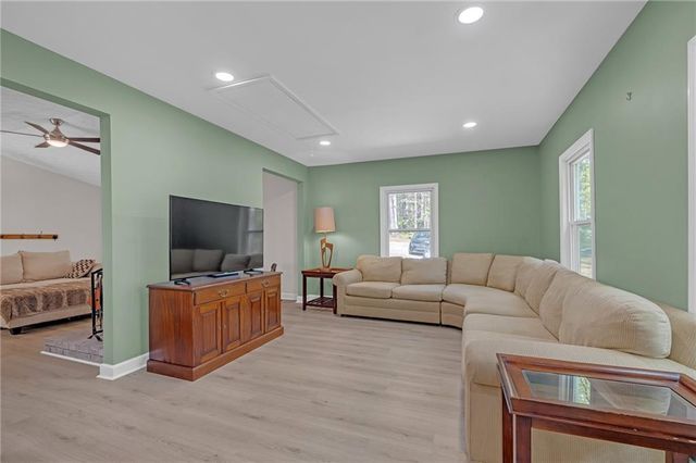 989 Tullis Road, Lawrenceville, GA 30043