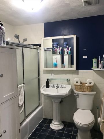 1 Atkinson Drive 5, Saugus, MA 01906