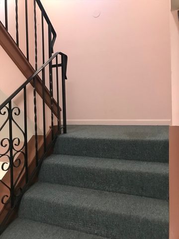 1 Atkinson Drive 5, Saugus, MA 01906