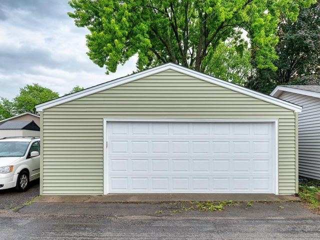1625 Mclean Avenue, Saint Paul, MN 55106