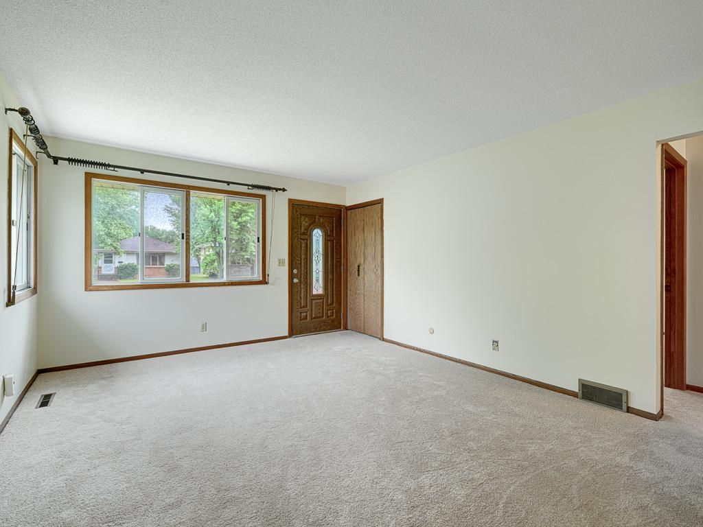 1625 Mclean Avenue, Saint Paul, MN 55106 — photo 3