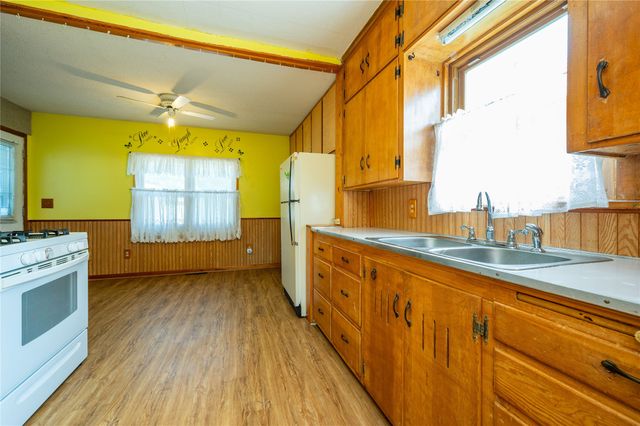 1526 Wilson Avenue, Des Moines, IA 50316