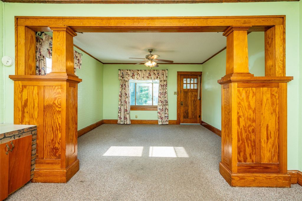 1526 Wilson Avenue, Des Moines, IA 50316
