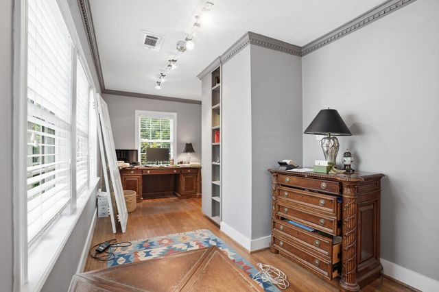 1914 Canterbury Street, Houston, TX 77030