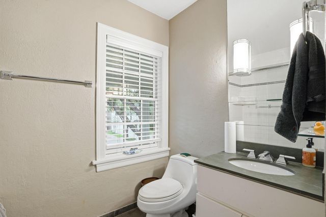 1914 Canterbury Street, Houston, TX 77030