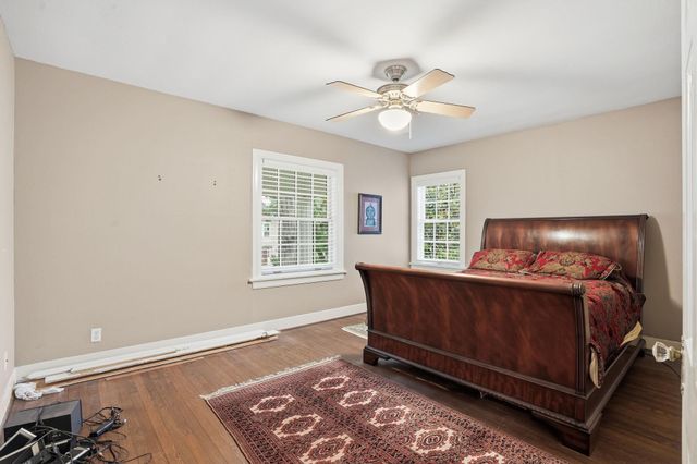 1914 Canterbury Street, Houston, TX 77030