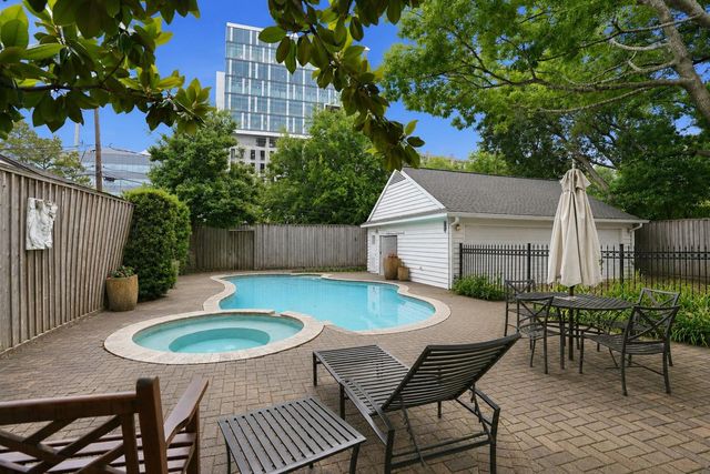 1914 Canterbury Street, Houston, TX 77030
