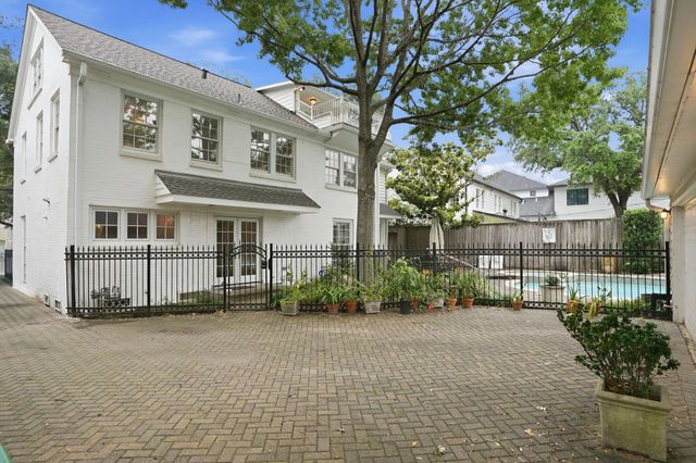 1914 Canterbury Street, Houston, TX 77030