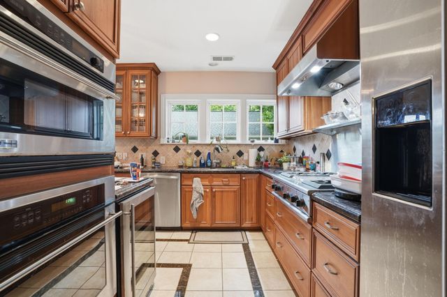 1914 Canterbury Street, Houston, TX 77030