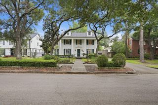 1914 Canterbury Street, Houston, TX 77030