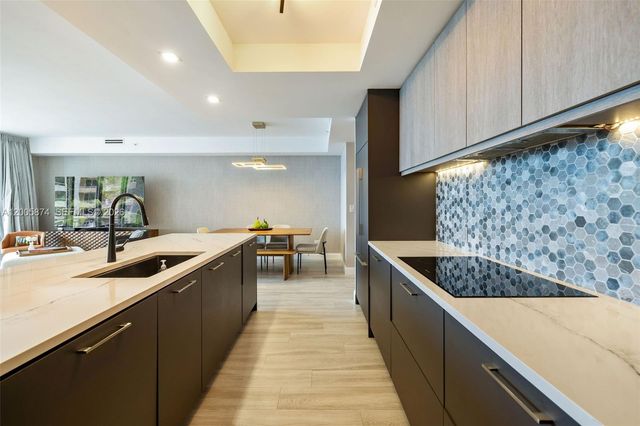 848 Brickell Key Dr 3403, Miami, FL 33131