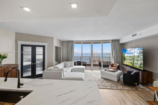 848 Brickell Key Dr 3403, Miami, FL 33131