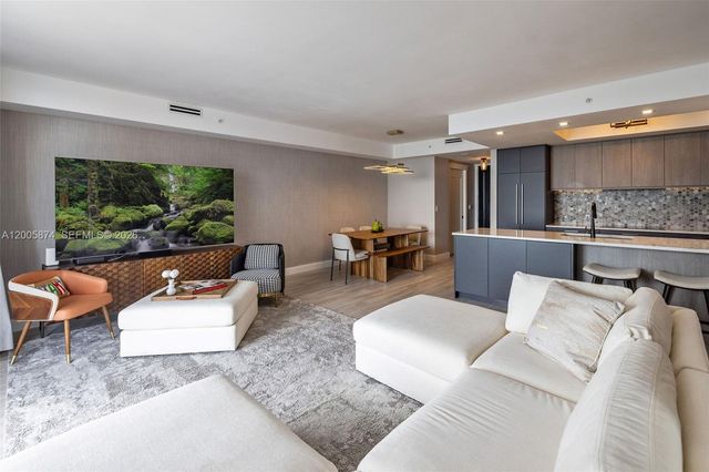 848 Brickell Key Dr 3403, Miami, FL 33131