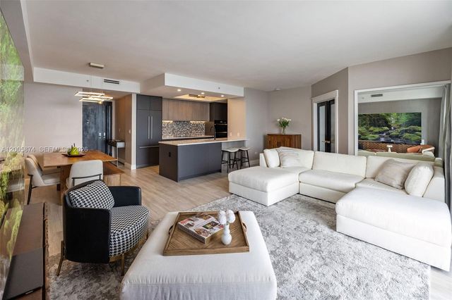 848 Brickell Key Dr 3403, Miami, FL 33131