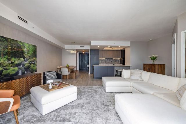 848 Brickell Key Dr 3403, Miami, FL 33131