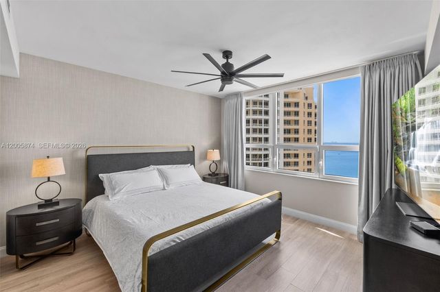 848 Brickell Key Dr 3403, Miami, FL 33131