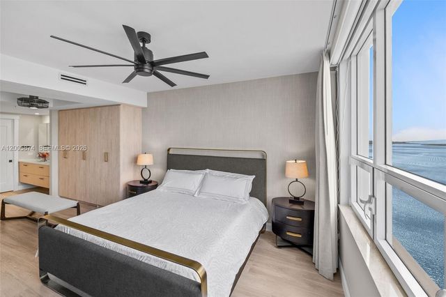 848 Brickell Key Dr 3403, Miami, FL 33131