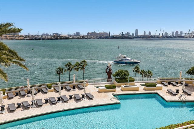 848 Brickell Key Dr 3403, Miami, FL 33131